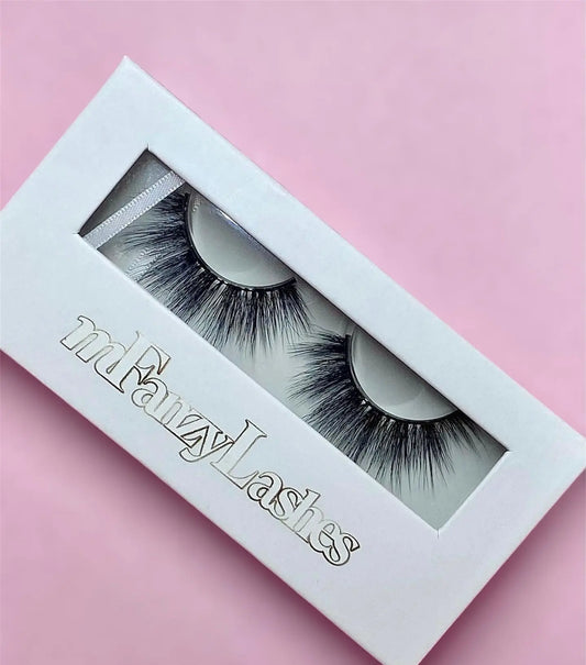 Lashes: Nadira mfanzylashes